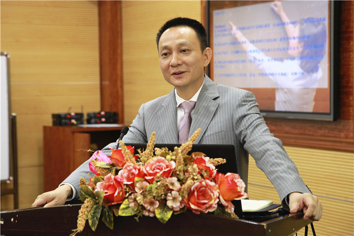 共享世界教育資源，培養(yǎng)國際精英人才