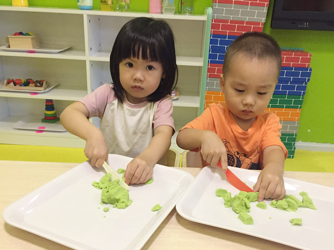 〈萬科第五園中心〉遠(yuǎn)恒佳早教萬科第五園中心日?；顒?dòng) · 貼花