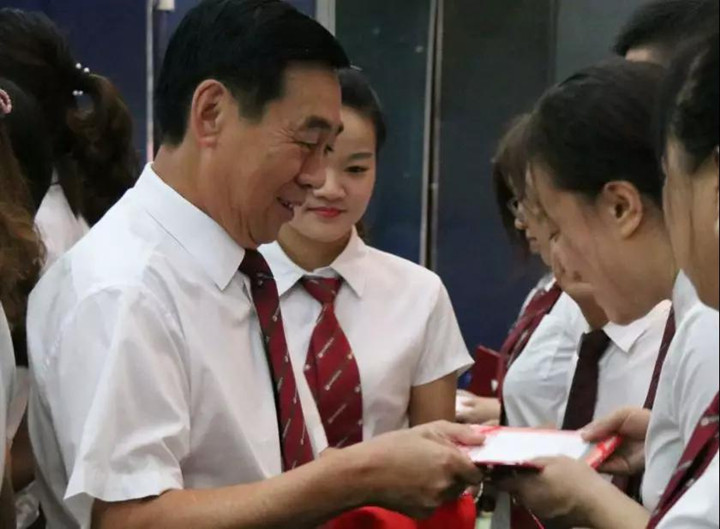 人勤效率高，和衷氣象新，龍華中英文實(shí)驗(yàn)學(xué)校新學(xué)期開學(xué)井然有序